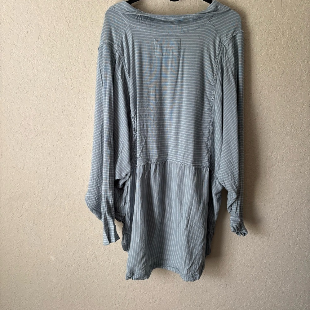 We The Free | Women's Boho Oversized One & Only Striped Shirt Size M Blue/White - Picture 6 of 9